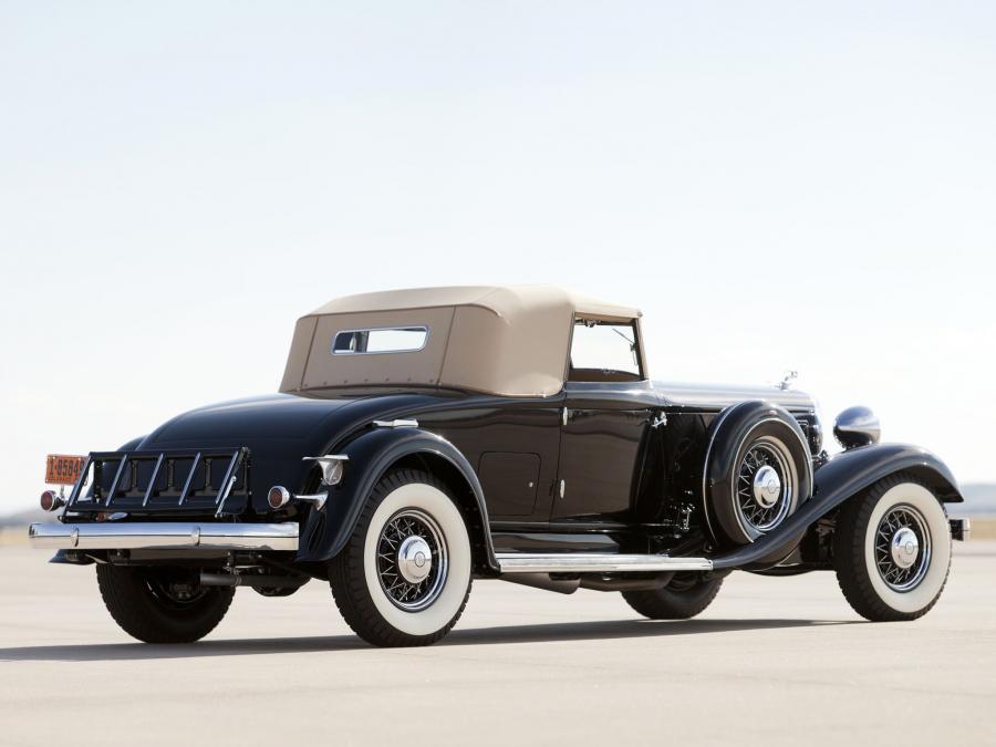  Chrysler Custom Imperial Roadster Convertible by LeBaron 1933 года  (фото 15 из 20)